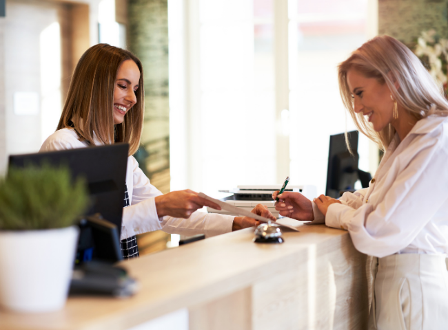 108 TITRE PRO employé(e) administratif(ve)